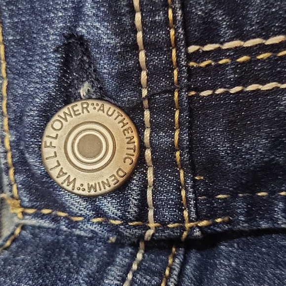 Wallflower Boot Cut Jeans - Picture 6 of 11